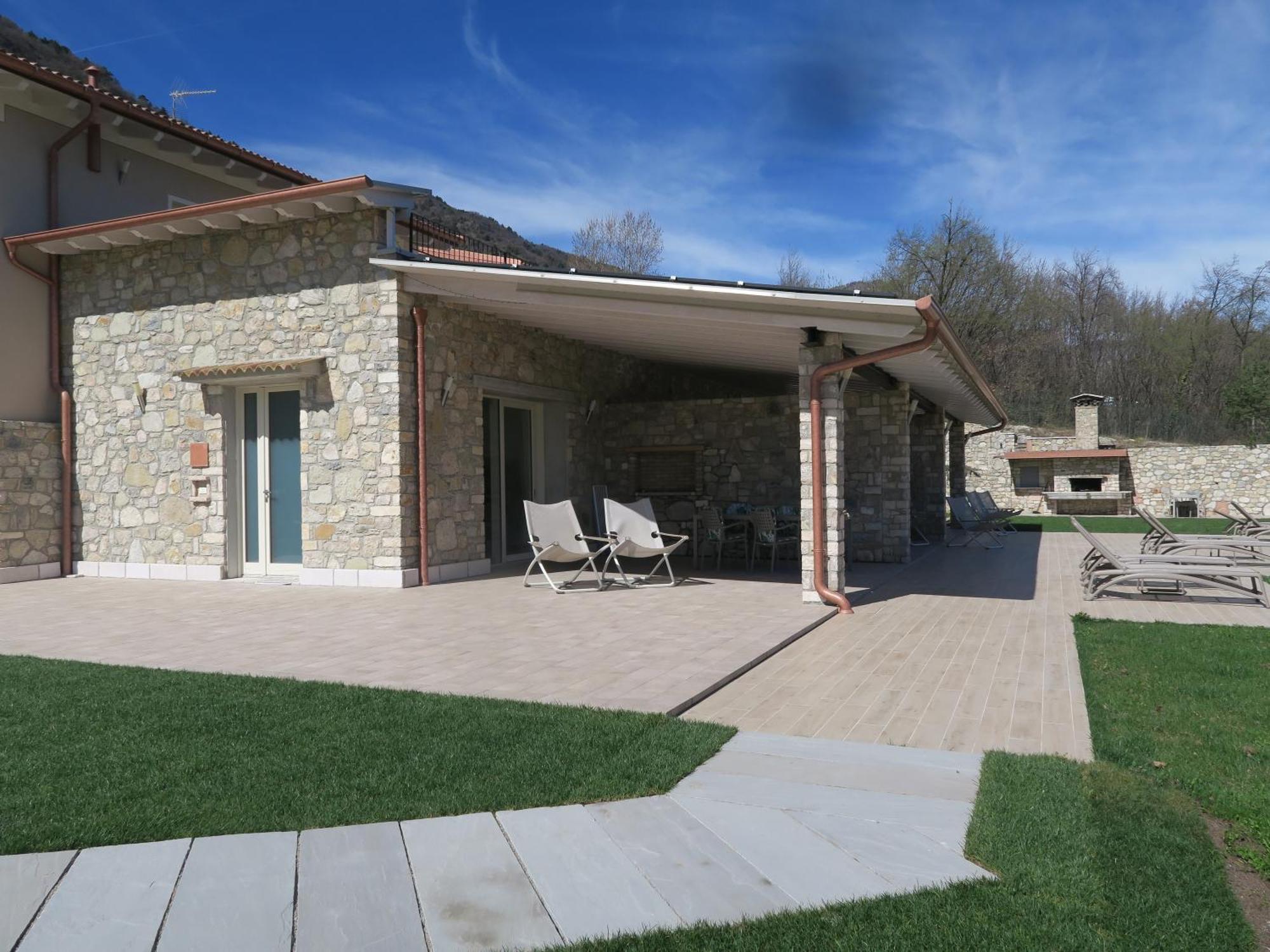 Oasi Da Vinci Aparthotel Tignale Exterior photo